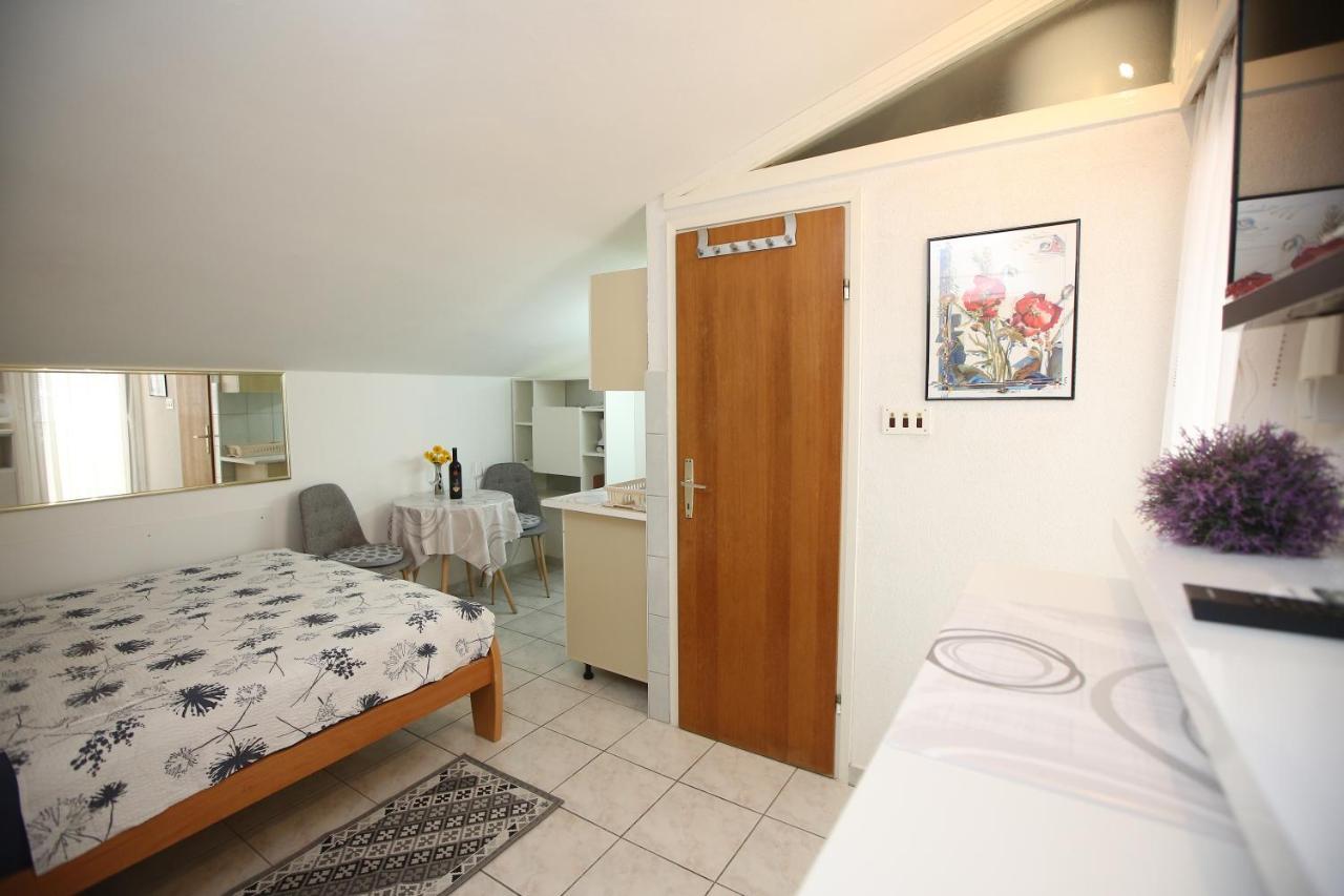 Stela Apartments Zablace Luaran gambar
