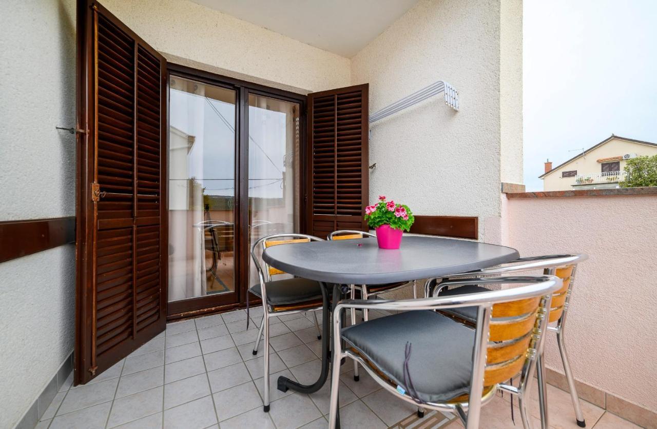 Stela Apartments Zablace Luaran gambar